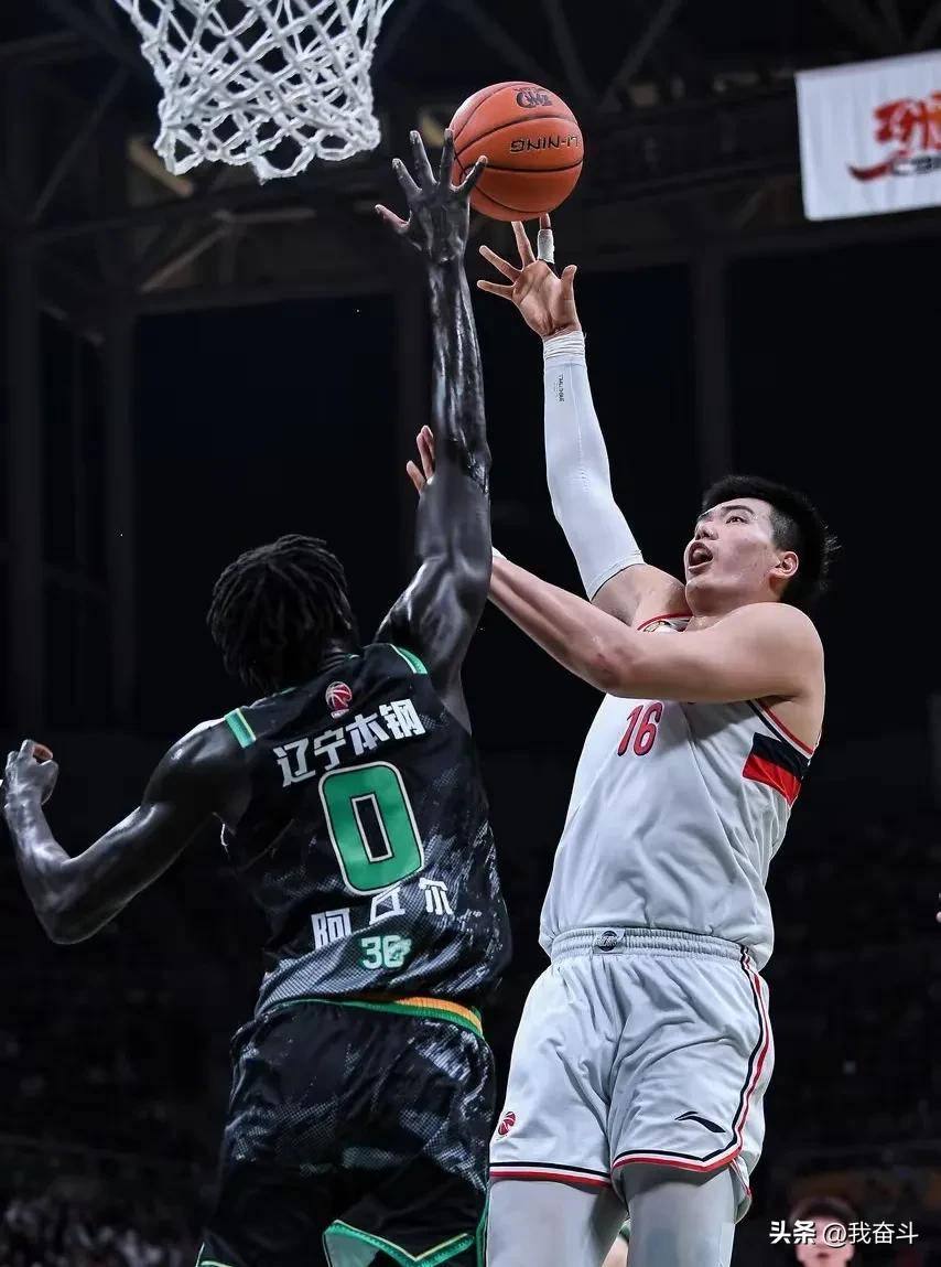 广州队内部会议纪要流出——国际比赛日篮板制胜，CBA季后赛使命明确，身体对抗强度拉满的简单介绍
