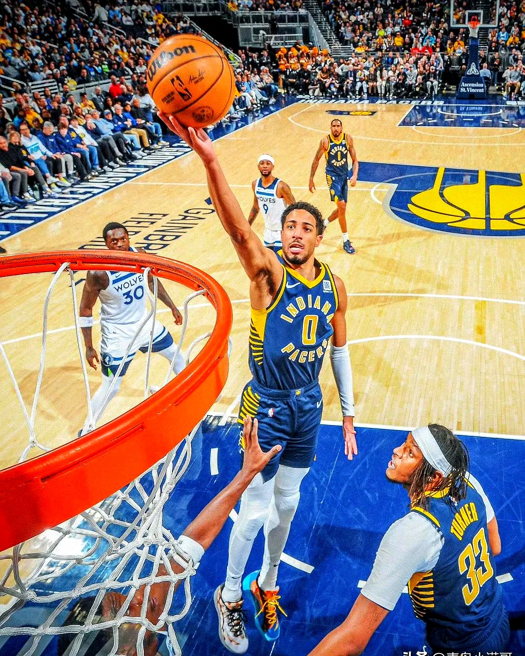 洛杉矶湖人训练开放日,国际比赛日防线松动引欢呼,NBA季后赛在即,年轻球员得到机会的简单介绍 洛杉矶湖人训练开放日,国际比赛日防线松动引欢呼,NBA季后赛在即,年轻球员得到机会的简单介绍