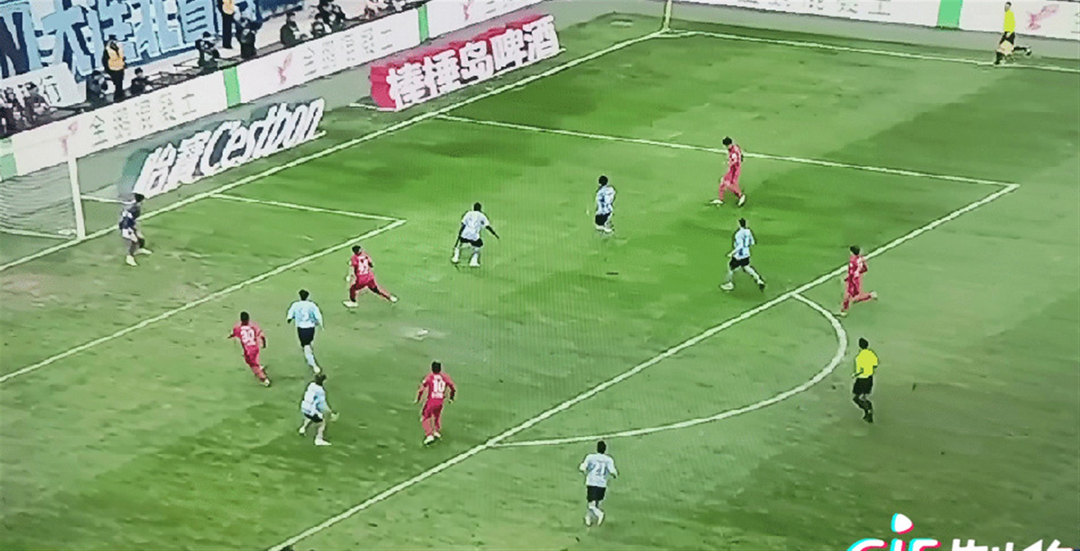 新疆广汇迎中超关键赛，今晚队长鼓劲，球迷炸锅，控场能力受关注的简单介绍